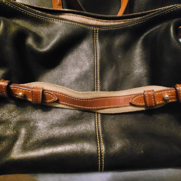 Dooney and Bourke black purse - Picture 2 of 8